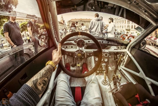 Foto - Bu adamın yerinde olmak isteyeceksiniz! Çünkü...