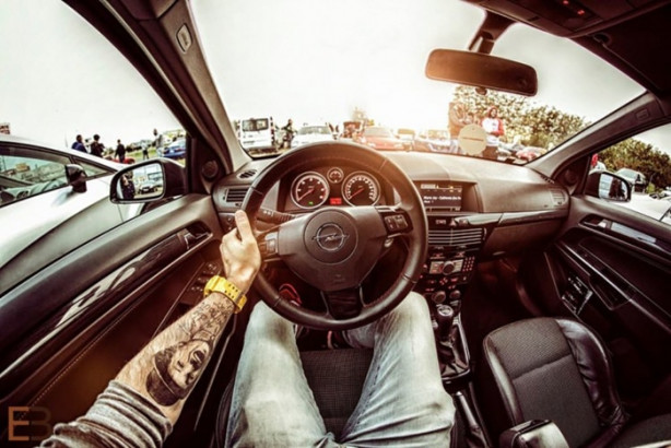 Foto - Bu adamın yerinde olmak isteyeceksiniz! Çünkü...