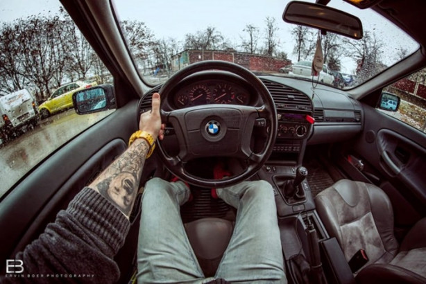 Foto - Bu adamın yerinde olmak isteyeceksiniz! Çünkü...