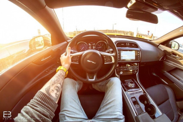 Foto - Bu adamın yerinde olmak isteyeceksiniz! Çünkü...