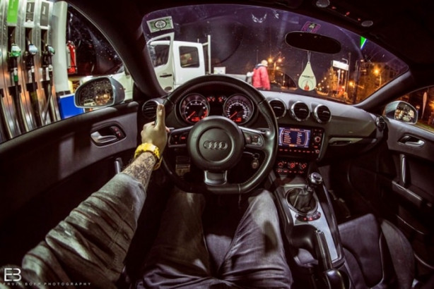 Foto - Bu adamın yerinde olmak isteyeceksiniz! Çünkü...