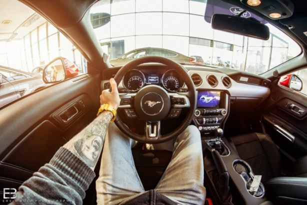 Foto - Bu adamın yerinde olmak isteyeceksiniz! Çünkü...