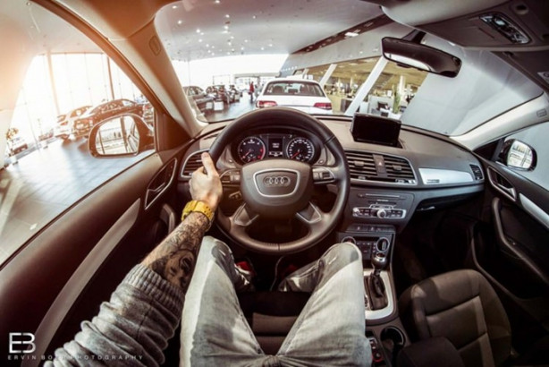 Foto - Bu adamın yerinde olmak isteyeceksiniz! Çünkü...