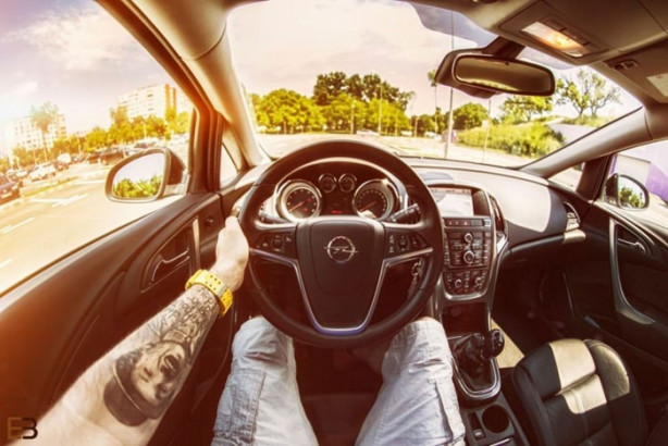 Foto - Bu adamın yerinde olmak isteyeceksiniz! Çünkü...