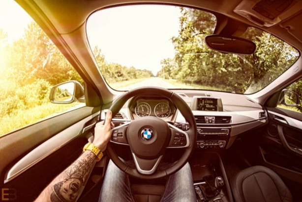 Foto - Bu adamın yerinde olmak isteyeceksiniz! Çünkü...