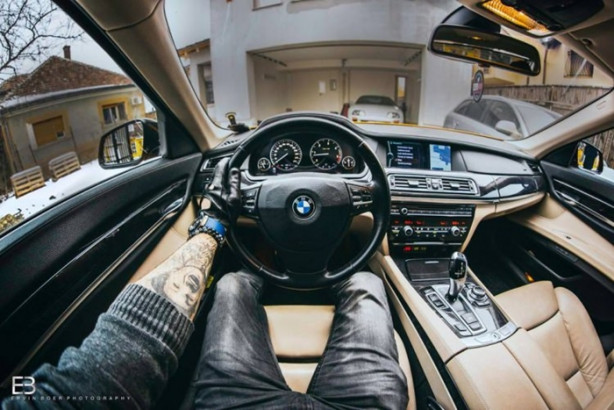 Foto - Bu adamın yerinde olmak isteyeceksiniz! Çünkü...