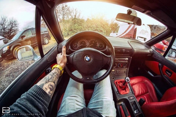 Foto - Bu adamın yerinde olmak isteyeceksiniz! Çünkü...