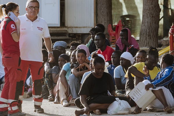 Foto - Bu ada bir haftada göç akınına uğradı