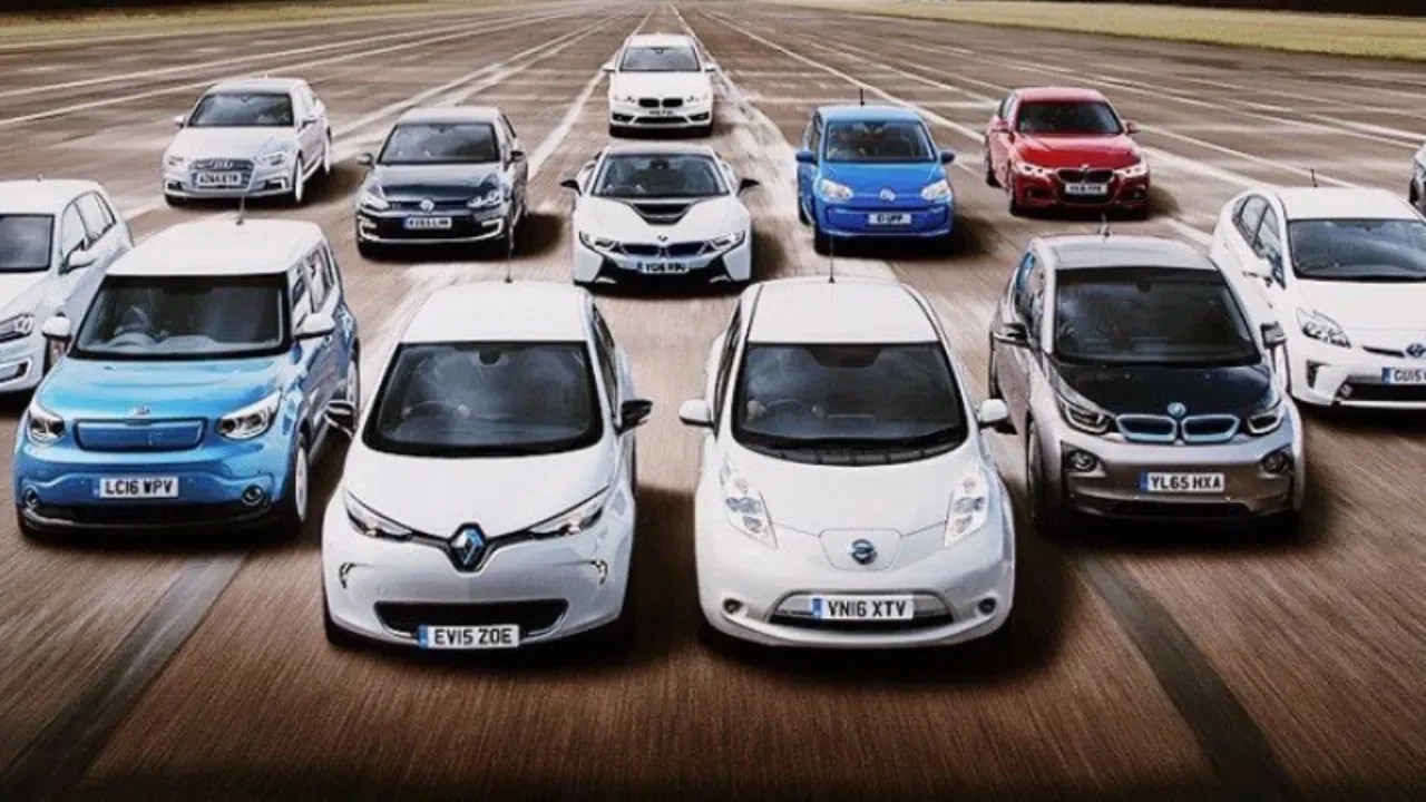 Foto - Bu ağaçların altına sakın park etmeyin! Otomobilinizin boyası mahvolabilir