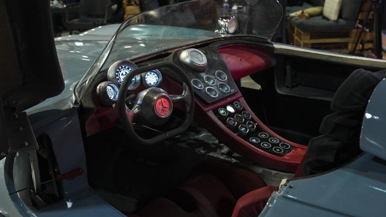 Bu araba 1954 model!