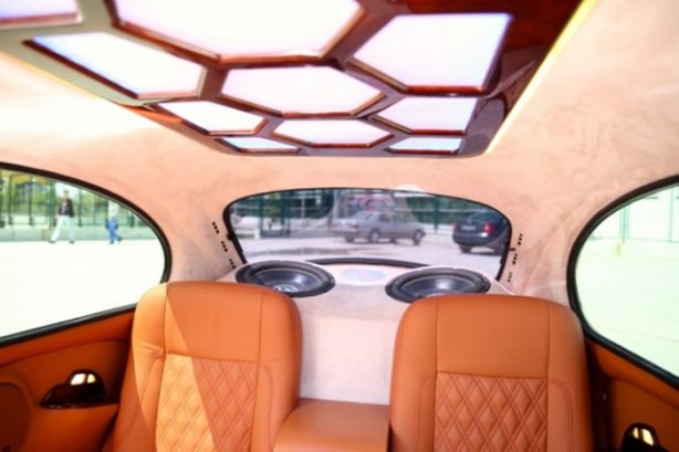 Foto - Bu arabaya ne kadar masraf ettiğine inanamayacaksınız!