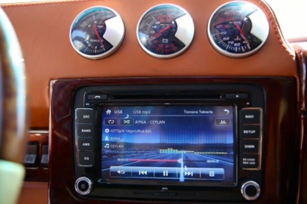 Foto - Bu arabaya ne kadar masraf ettiğine inanamayacaksınız!