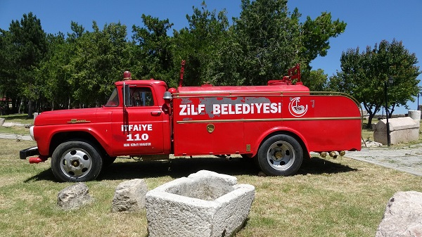 Foto - Bu araç 50 yılı aşkın süre hizmet verdi!