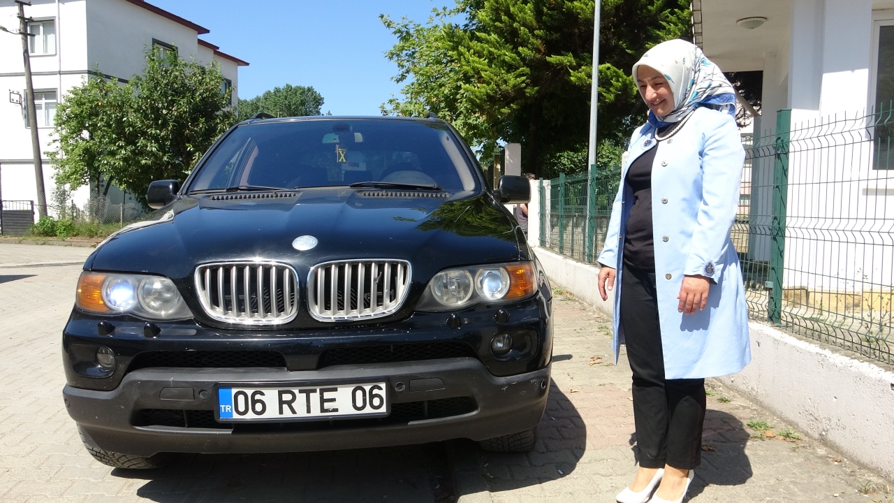 Foto - Bu araç yolda görenleri şaşırtıyor! Bakan, dönüp bir daha bakıyor! İşte ilginç "Erdoğan" detayı