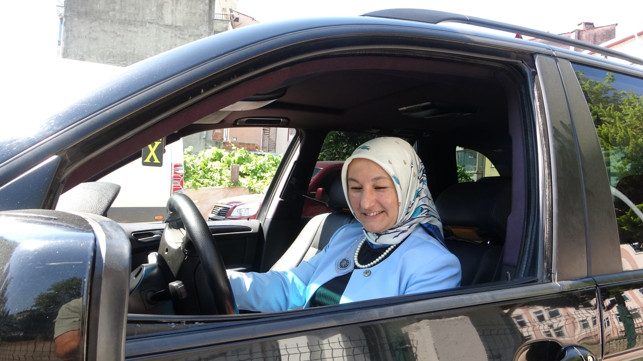 Bu araç yolda görenleri şaşırtıyor! Bakan, dönüp bir daha bakıyor! İşte ilginç "Erdoğan" detayı