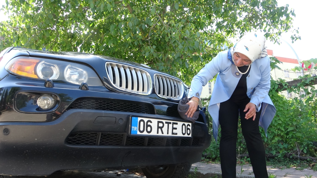 Foto - Bu araç yolda görenleri şaşırtıyor! Bakan, dönüp bir daha bakıyor! İşte ilginç "Erdoğan" detayı