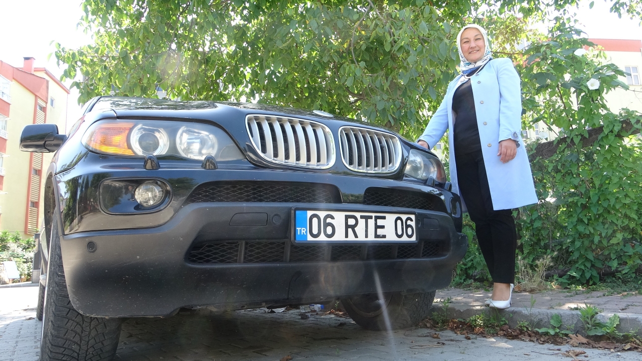 Foto - Bu araç yolda görenleri şaşırtıyor! Bakan, dönüp bir daha bakıyor! İşte ilginç "Erdoğan" detayı