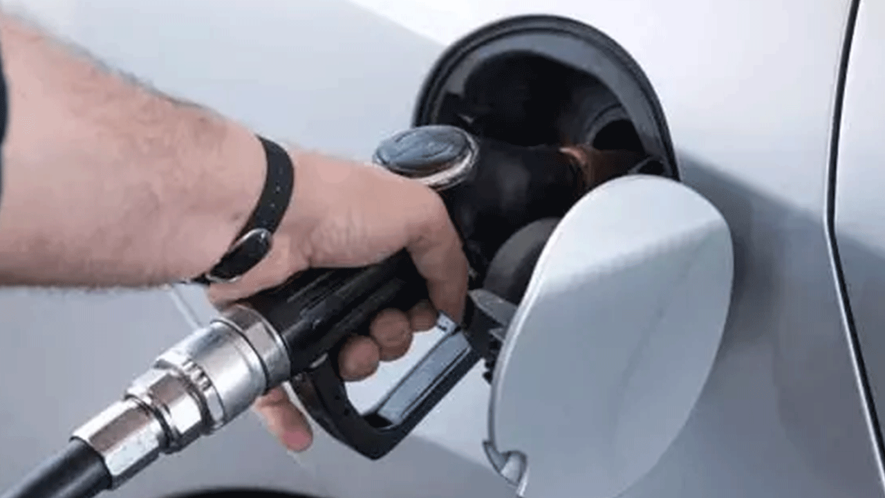 Bu araçlar yakıtı kokluyor: En az yakan otomobiller belli oldu!