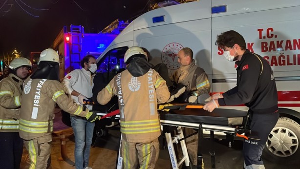 Foto - Bu araçtan sağ çıktı! Kadıköy’de feci kaza