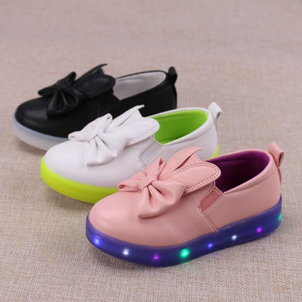 Foto - Bu ayakkabıları çocuğunuza sakın giydirmeyin!