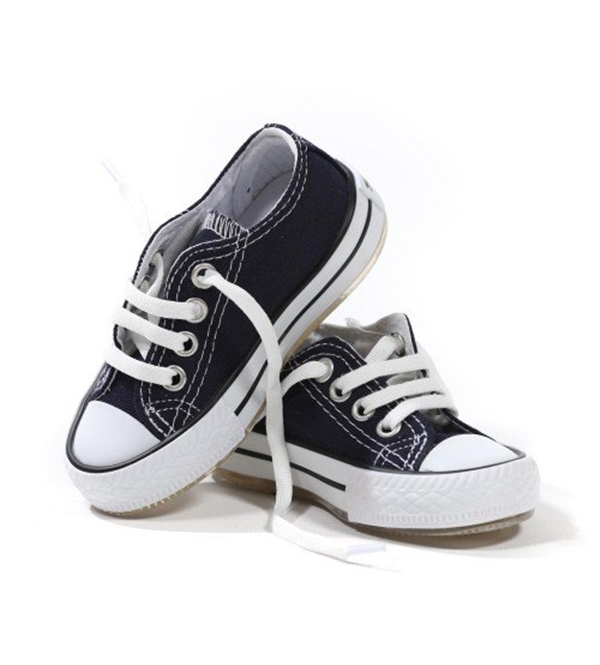 Foto - Bu ayakkabıları çocuğunuza sakın giydirmeyin!