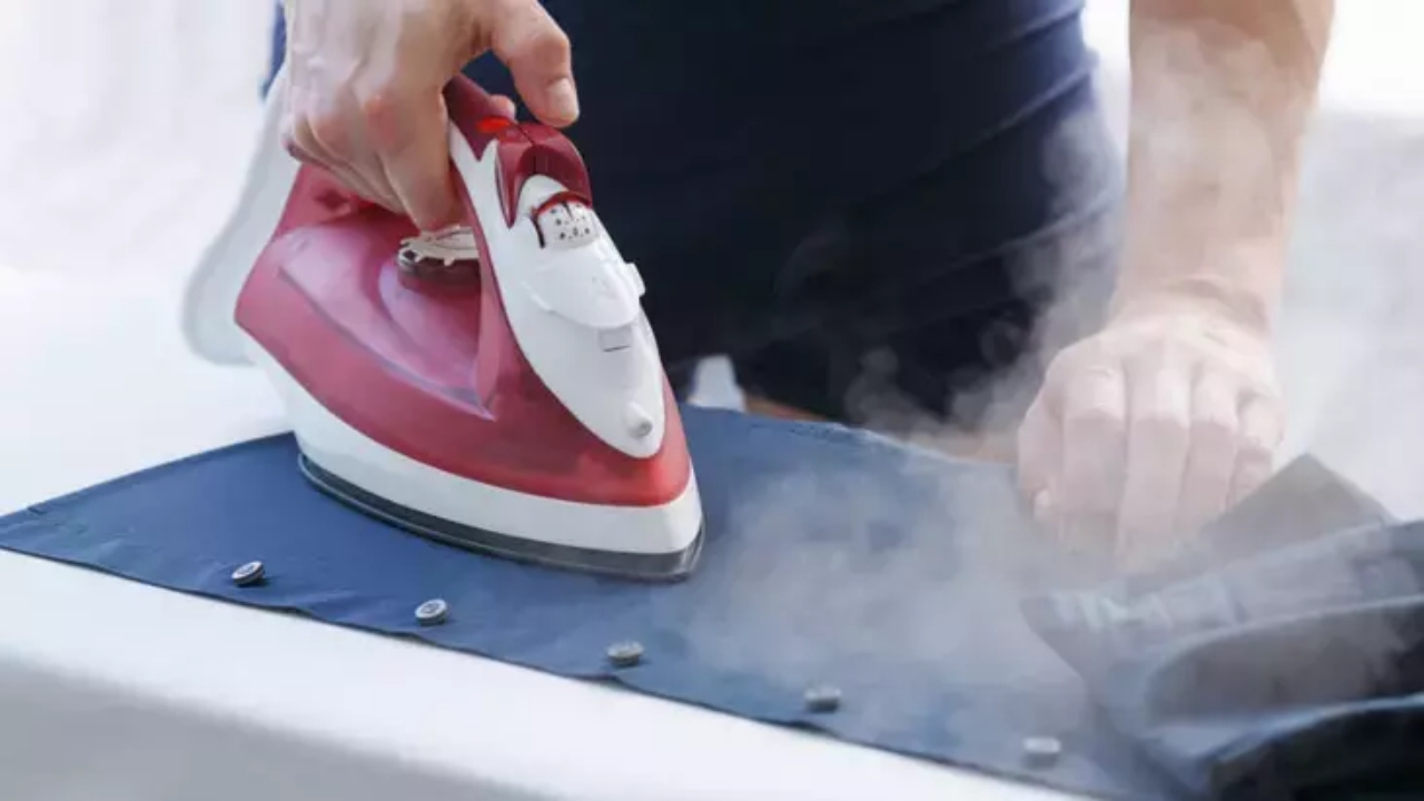 Bu basit yöntemle 3 saat süren ütü 1 saate düşüyor! Bu hileyi öğrendikten sonra 