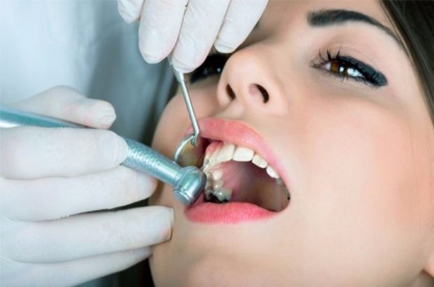 Foto - Bu belirtiler dil kanserinin habercisi!