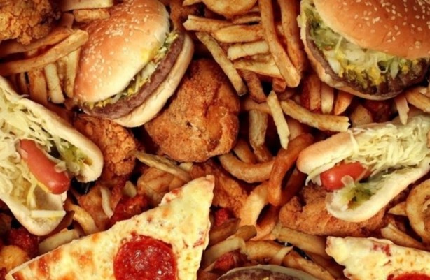 Foto - Bu besinler damarlarınızı kurutuyor! Evinize bile sokmayın