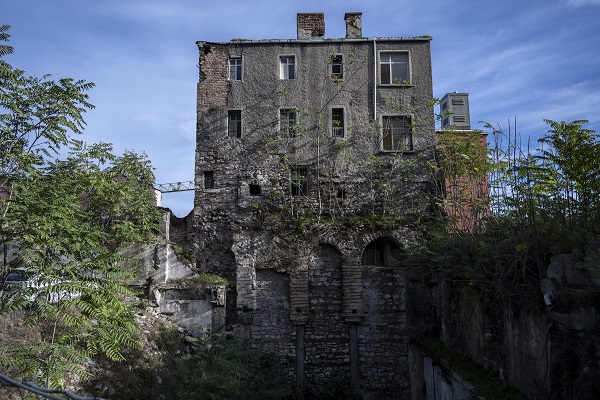 Bu bina İstanbul’un üç dönemin izlerini taşıyor