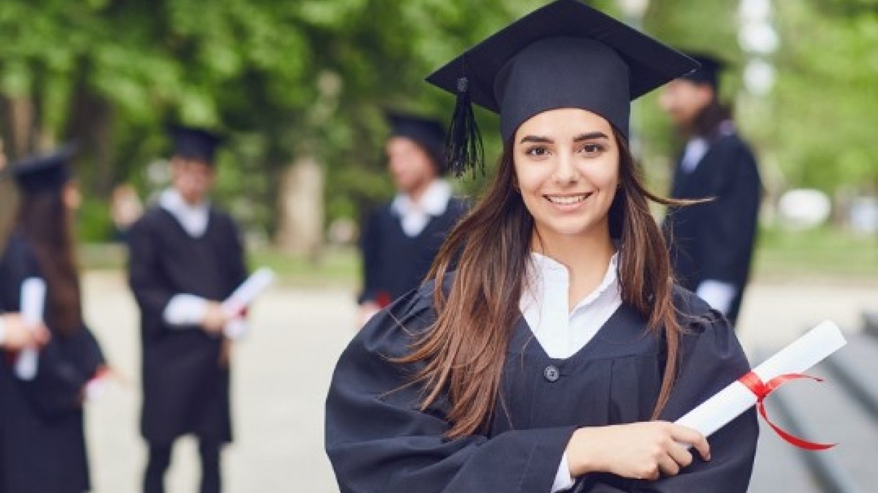 Foto - Bu bölümü okuyanın işi adeta hazır! Açıköğretim Fakültesinden bitirilebiliyor!