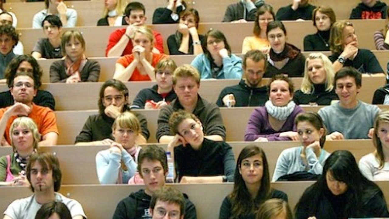 Foto - Bu bölümü okuyanın işi adeta hazır! Açıköğretim Fakültesinden bitirilebiliyor!