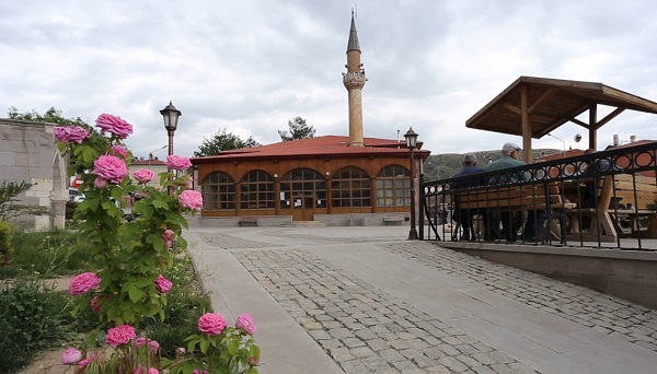 Bu camide 5,5 asırdır ezan sesi yükseliyor