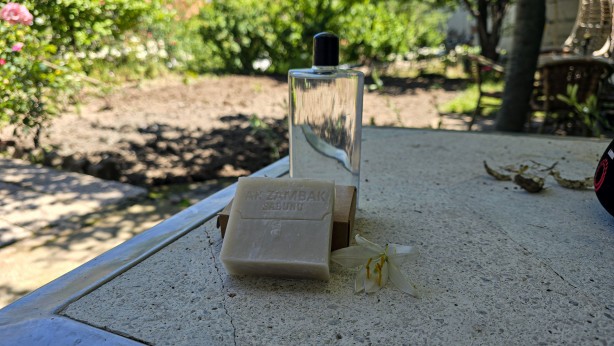 Foto - Bu çiçekten üretilen ürünler her derde deva! Kolonyası baş ağrısını kesiyor sabunu yaşlanmayı engelliyor! Daha nelere iyi gelmiyor ki!