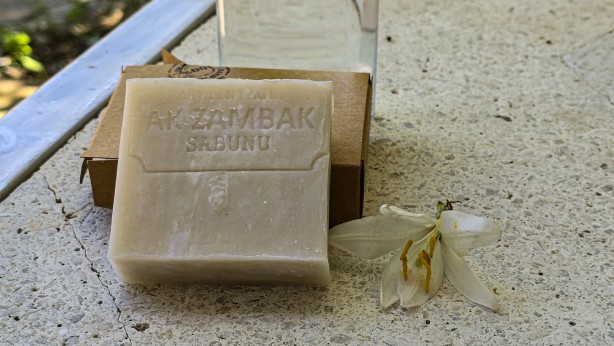 Foto - Bu çiçekten üretilen ürünler her derde deva! Kolonyası baş ağrısını kesiyor sabunu yaşlanmayı engelliyor! Daha nelere iyi gelmiyor ki!