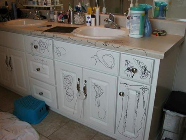 Bu çocuklar yaramazlığın dozunu biraz fazla kaçırmış!