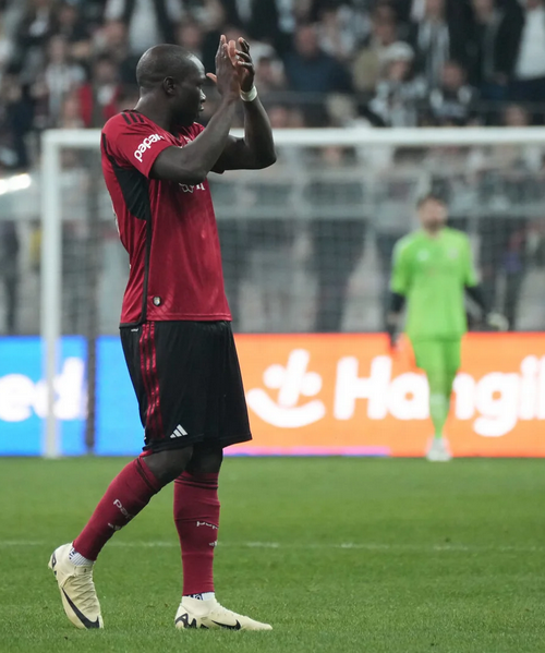 Foto - Bu çöp oyuncular neyin peşinde? Yine yaptılar yapacaklarını! Yazıklar olsun! Yaşatın şu bir ilk’i…