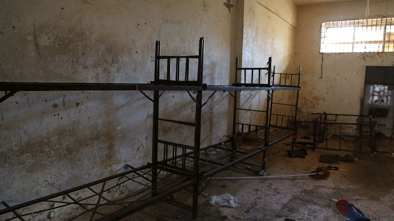 Foto - Bu çöplükte yüzlerce insana işkence yaptılar!