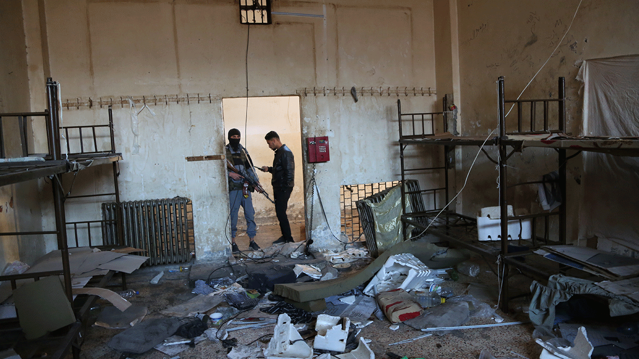 Foto - Bu çöplükte yüzlerce insana işkence yaptılar!