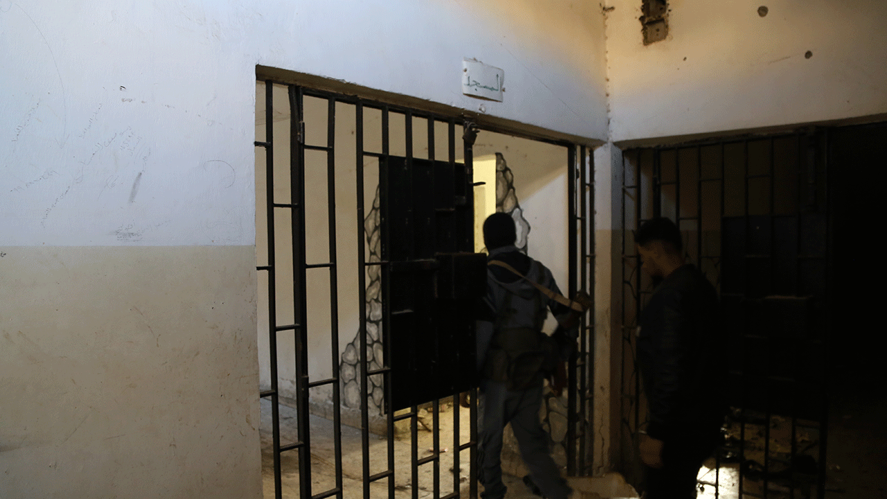 Foto - Bu çöplükte yüzlerce insana işkence yaptılar!