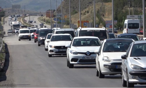 Foto - Bu da bayram dönüşü trafiği!
