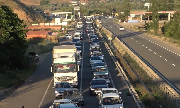 Foto - Bu da bayram dönüşü trafiği!