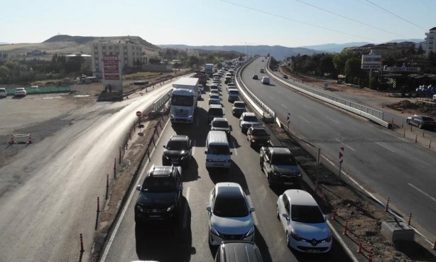 Foto - Bu da bayram dönüşü trafiği!