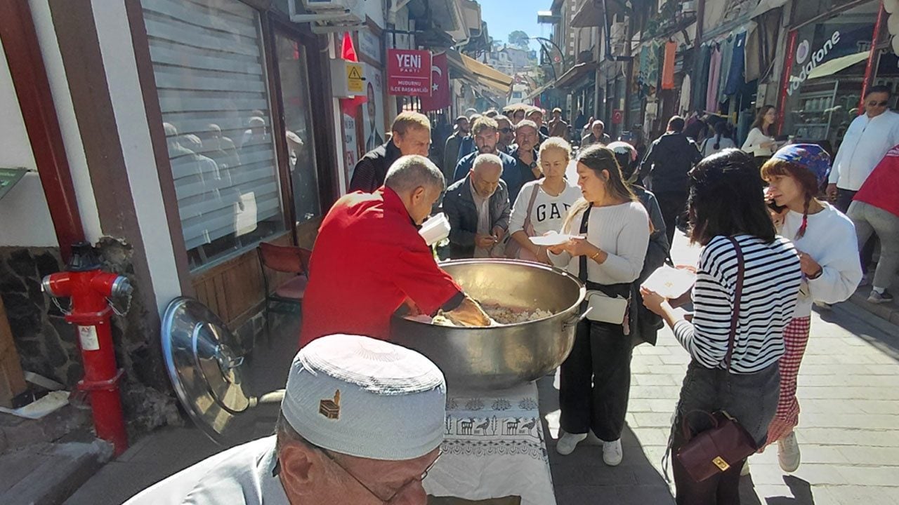 Foto - Bu da esnaf duası! 7 asırdır her cuma eller semaya kalkıyor