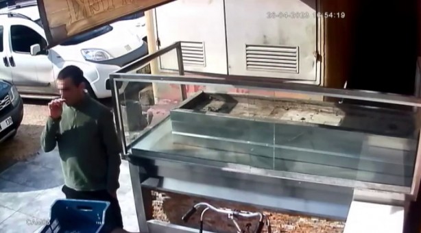 Foto - Bu da kürdanlı hırsız