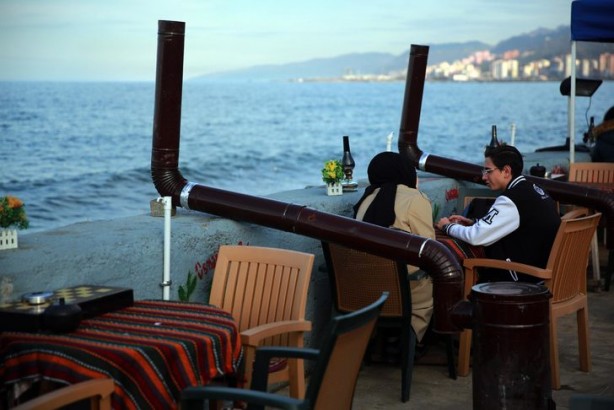 Foto - Bu da Rize işi ısıtma sistemi! Müşterileri üşümesin diye...