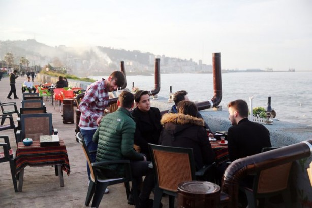 Foto - Bu da Rize işi ısıtma sistemi! Müşterileri üşümesin diye...