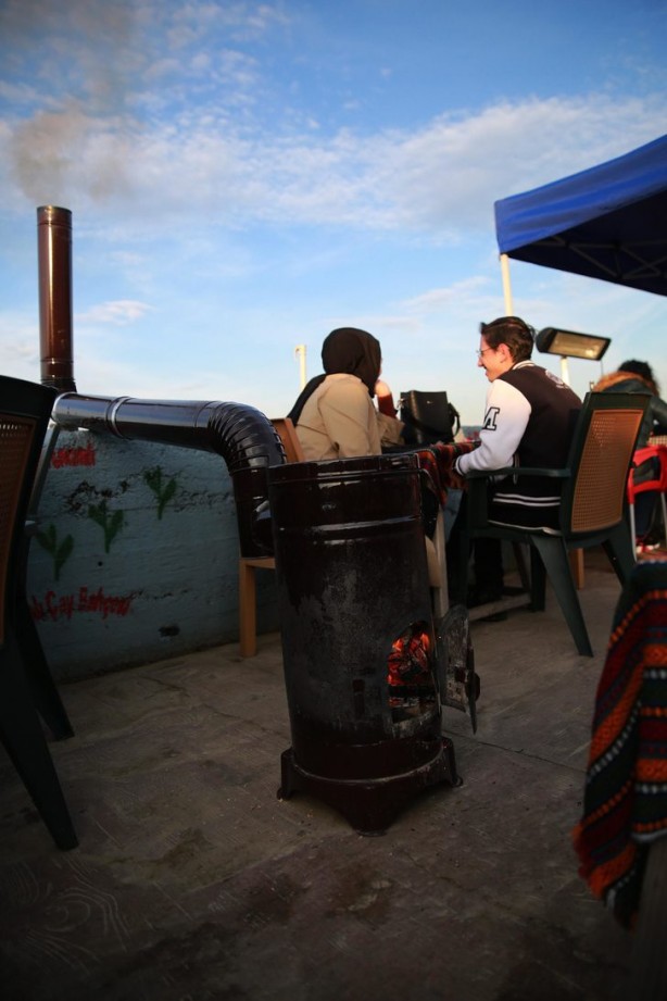 Foto - Bu da Rize işi ısıtma sistemi! Müşterileri üşümesin diye...