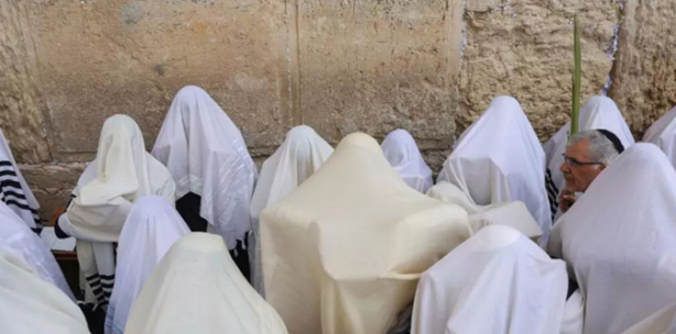 Foto - Bu defa tarihi kiliseyi hedef aldılar! Dünyayı sarsacak yeni gelişme: Fanatik Yahudiler çirkin provokasyon yaptı