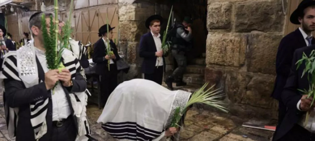 Foto - Bu defa tarihi kiliseyi hedef aldılar! Dünyayı sarsacak yeni gelişme: Fanatik Yahudiler çirkin provokasyon yaptı