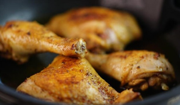 Foto - Bu detaya dikkat! Tavuk pişirmeden önce bunu yaparsanız…